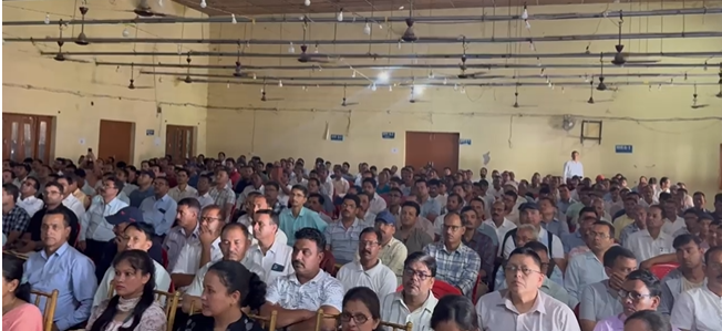 बागेश्वर जिले में त्रिस्तरीय पंचायत सामान्य चुनाव के लिए कार्मिकों को मतदान की प्रक्रिया का सैद्धांतिक और व्यावहारिक प्रशिक्षण दिया गया
