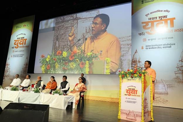 Youth Spiritual Summit Concludes With Kashi Declaration for Drug-Free India