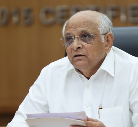 મુખ્યમંત્રી ભૂપેન્દ્ર પટેલે રાજ્યમાં ચોમાસાના કારણે માર્ગ, ધોરીમાર્ગ અને બ્રિજની સ્થિતિ અંગે આજે ગાંધીનગરમાં ઉચ્ચસ્તરીય બેઠક યોજી