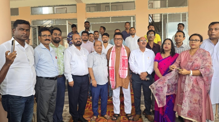 শিক্ষামন্ত্রী ডাঃ ৰণোজ পেগুৰ শোণিতপুৰ জিলাৰ ডুমডুমা-বৰচলা আদর্শ স্নাতক মহাবিদ্যালয় পৰিদৰ্শন