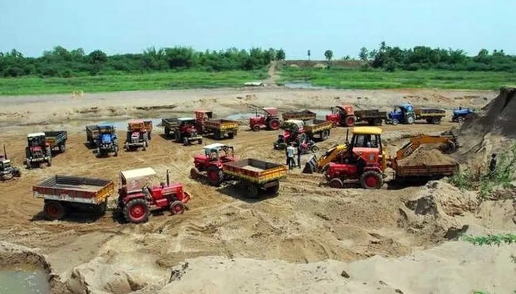 राज्य शासनाच्या वाळू धोरणाअंतर्गत घरकुलांसाठी स्थानिक वाळू घाटांमधून पाच ब्रास वाळू मोफत