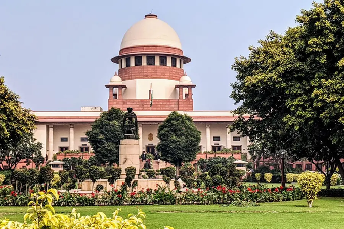 SC stays Bombay HC order acquitting 12 in 2006 Mumbai train blasts case