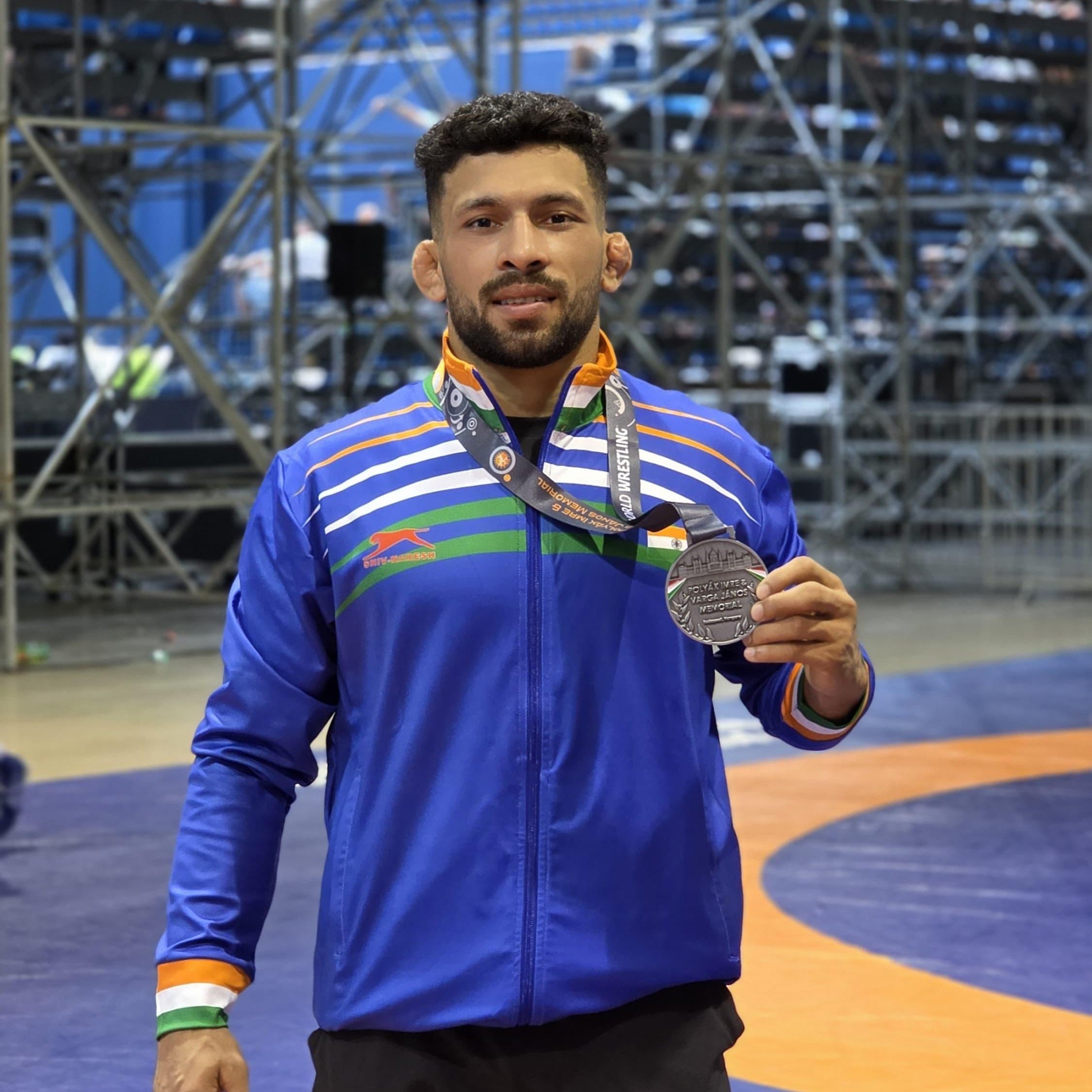 भारतीय पहलवान सुमित ने पोलाक इमरे और वर्गा जैनोस मेमोरियल कुश्ती प्रतियोगिता में रजत पदक जीता
