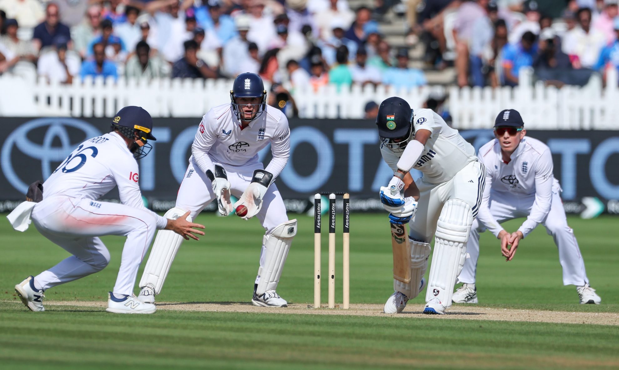 کرکٹ میں، انگلینڈ نے اینڈرسن-تیندولکر ٹرافی میں بھارت کو تیسرے ٹیسٹ میں 22 رن سے شکست دے کر دو-ایک کی سبقت حاصل کرلی ہے۔