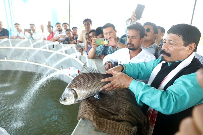 ৰাষ্ট্ৰীয় মীন পালক দিৱস উপলক্ষে ৰাজ্যত বিভিন্ন কাৰ্যসূচী ৰূপায়ণ, মীন পালকসকললৈ কৃষিমন্ত্ৰী অতুল বৰাৰ শুভেচ্ছা