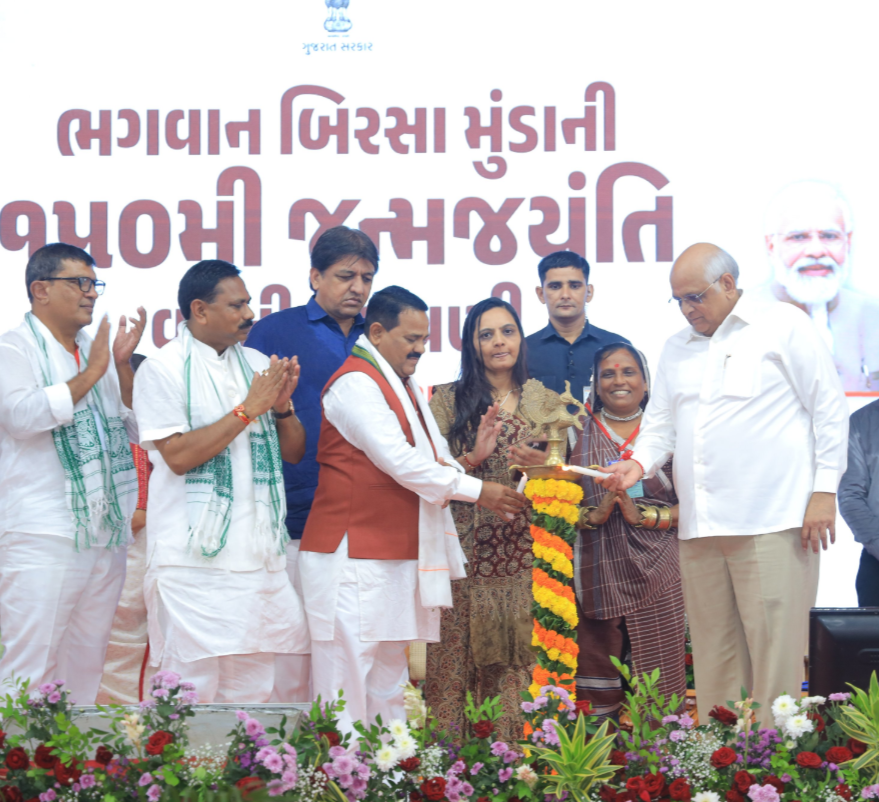 મુખ્યમંત્રી ભૂપેન્દ્ર પટેલે 14 આદિજાતિ જિલ્લામાં 2 હજાર 500 જેટલા વિકાસ કામોના ઈ-લોકાર્પણ અને ઈ-ખાતમુહૂર્ત કર્યા