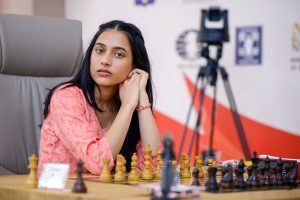 भारतीय शतरंज खिलाड़ी दिव्या देशमुख ने उज़्बेकिस्तान में फिडे ग्रैंड स्विस-2025 में बासेम अमीन को हराया