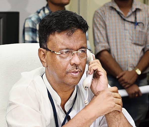শহর কলকাতায় কোনো হোটেলে ৫০ শতাংশ রুফ টপ  ব্যবহারের অনুমতি দেওয়া হবে বলে রাজ্যের পুর ও নগরোন্নয়ন মন্ত্রী তথা কলকাতা পুর সভার মেয়র জানিয়েছেন।