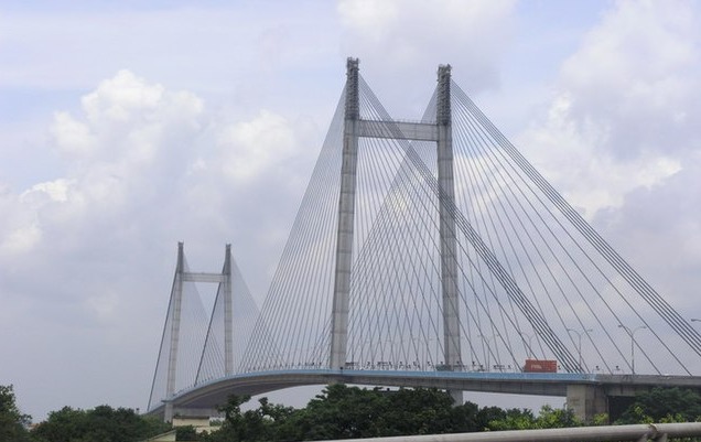 কোনা এক্সপ্রেসওয়ে ও বিদ্যাসাগর সেতুর একাধিক অংশে পরিকাঠামো উন্নয়ন সংক্রান্ত কাজের জন্য দ্বিতীয় হুগলী সেতু আগামীকাল ১৬ ঘণ্টা বন্ধ থাকবে।