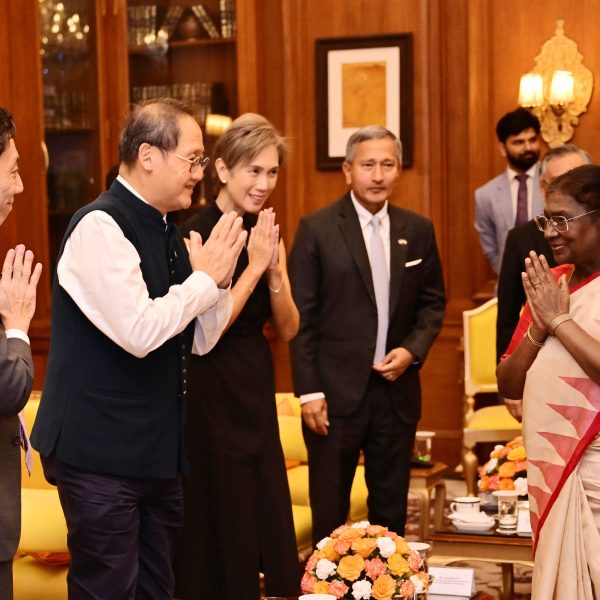 President Murmu Welcomes Singapore Delegation, Highlights Growing Strategic Partnership
