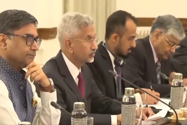 EAM Jaishankar stresses on constructive approach in bilateral ties during talks with Chinese counterpart