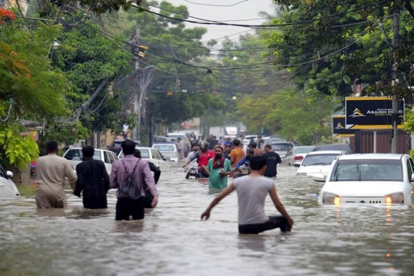 Pakistan: 11 dead, 10 injured in Karachi due to flash floods