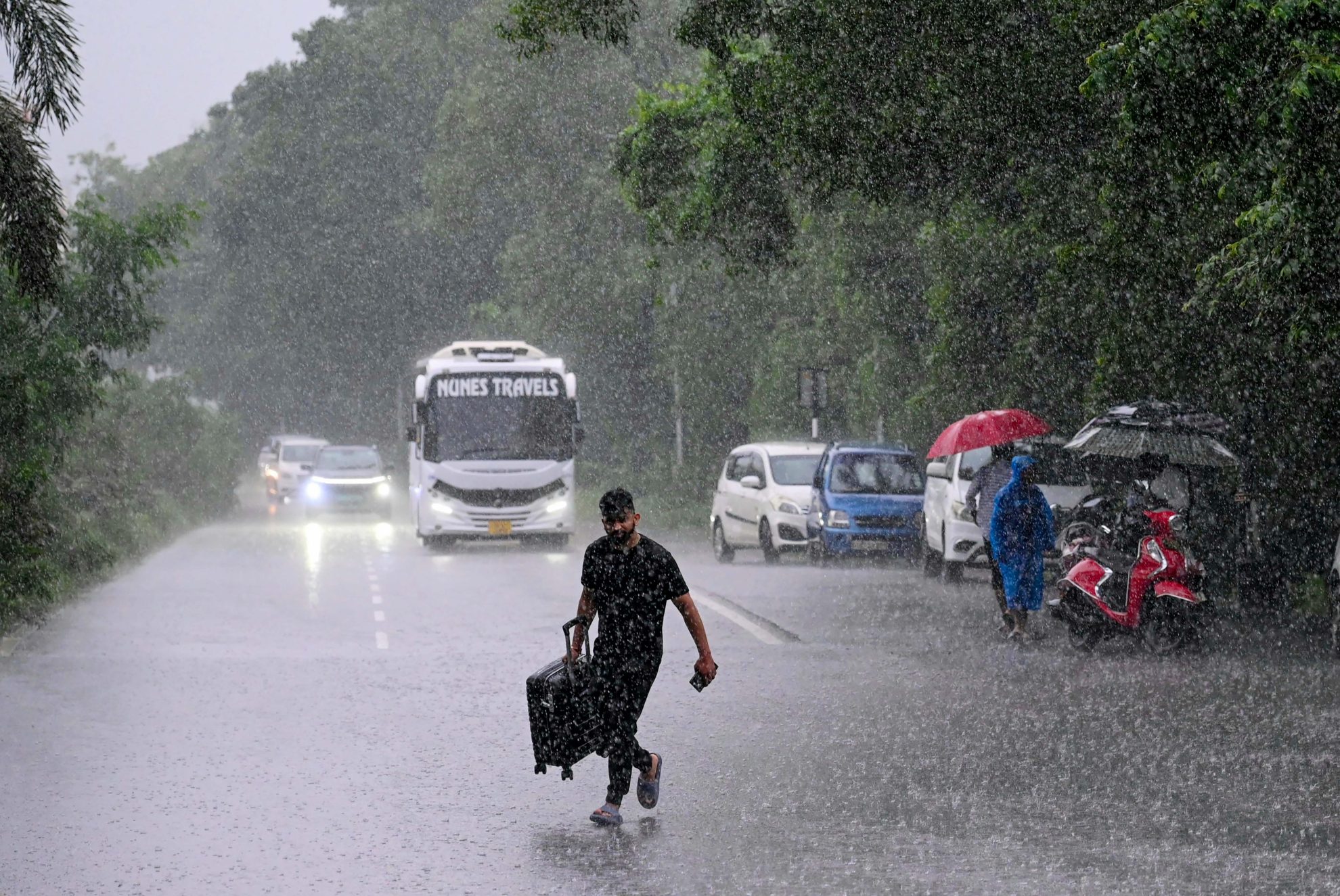 Goa In Rains Heavy Rain Disrupts Normal Life In Goa; IMD Issues Orange Alert ...