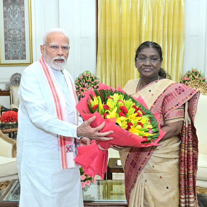 प्रधानमंत्री नरेंद्र मोदी यांनी घेतली राष्ट्रपती द्रौपदी मुर्मू यांची भेट