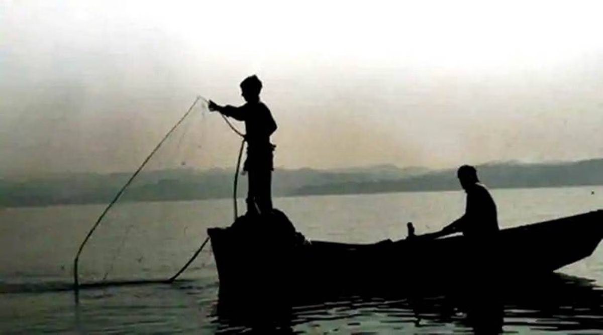 Sri Lankan Navy arrests 14 Indian fishermen for crossing territorial waters