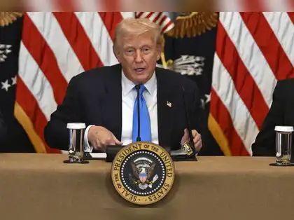 अमेरिकेचे राष्ट्राध्यक्ष डोनाल्ड ट्रम्प यांच्याकडून भारतावर आणखी २५ टक्के आयात शुल्क लादण्याचा निर्णय