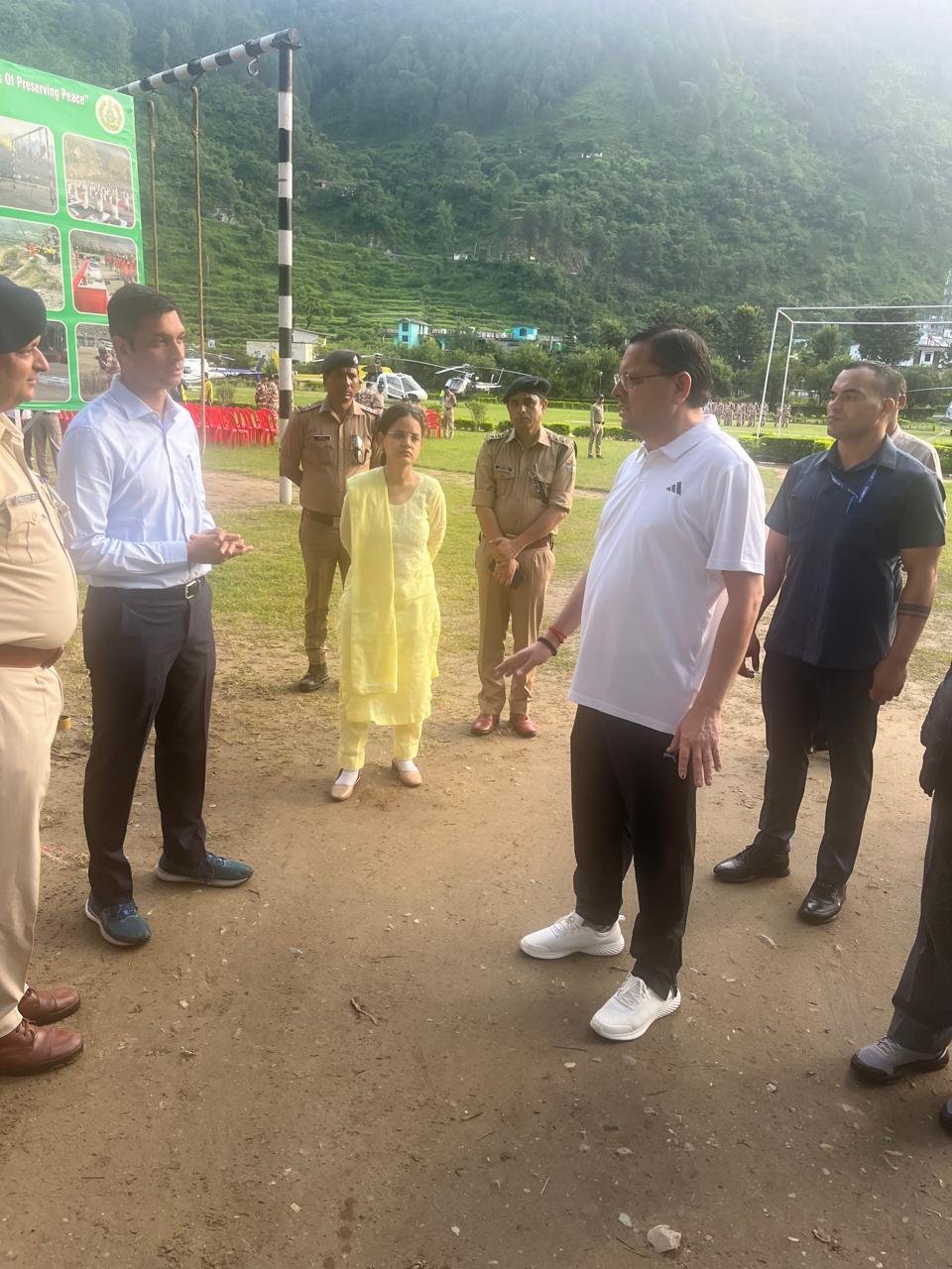उत्तरकाशी जिले के आपदा प्रभावित धराली क्षेत्र में राहत और बचाव कार्य लगातार चौथे दिन भी जारी