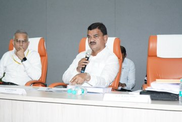 शेतकऱ्यांसाठी ‘किसान कॉल सेंटर’ सुरू करण्याची कृषी मंत्री दत्तात्रय भरणे यांची सूचना