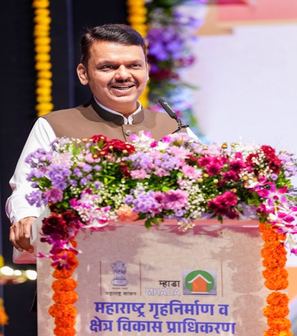 बीडीडी चाळ पुनर्विकास प्रकल्पातल्या ५५६ सदनिकांचं मुख्यमंत्र्यांच्या हस्ते वितरण
