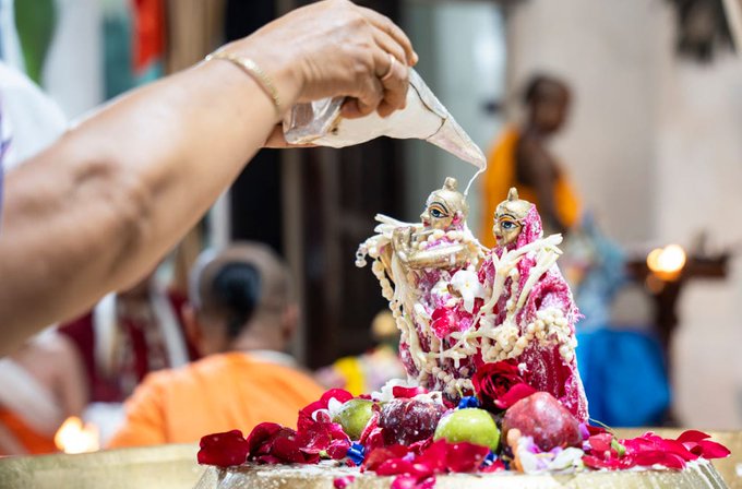 दिल्ली में श्रीकृष्ण जन्माष्टमी पर हर्षोल्लास का माहौल