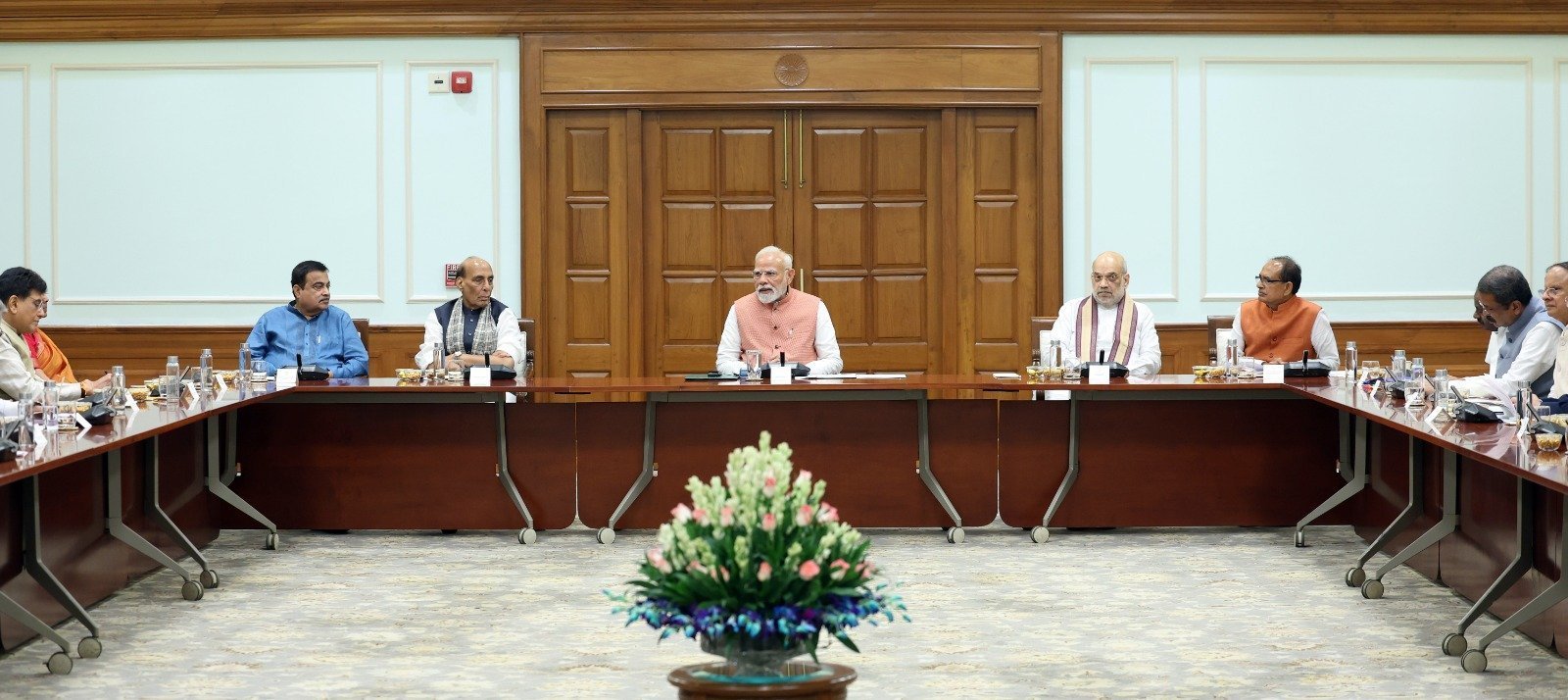 प्रधानमंत्री नरेन्‍द्र मोदी ने अगली पीढ़ी के सुधारों की कार्य-योजना की समीक्षा के लिए उच्‍च स्‍तरीय बैठक की