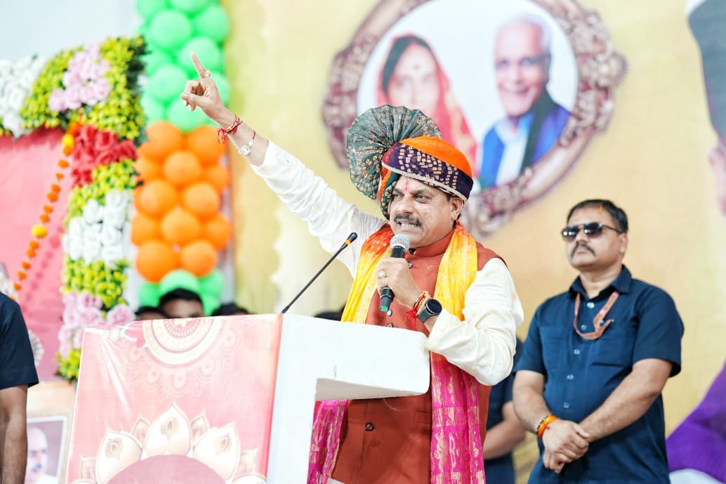 मुख्यमंत्री डॉ. मोहन यादव ने भोपाल के खुशीपुरा में आयोजित “रक्षाबंधन महोत्सव“ में सहभागिता की