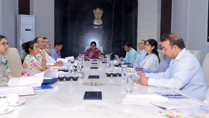 दिल्ली: मुख्यमंत्री रेखा गुप्ता ने विकास कार्यों को लेकर समीक्षा बैठक की