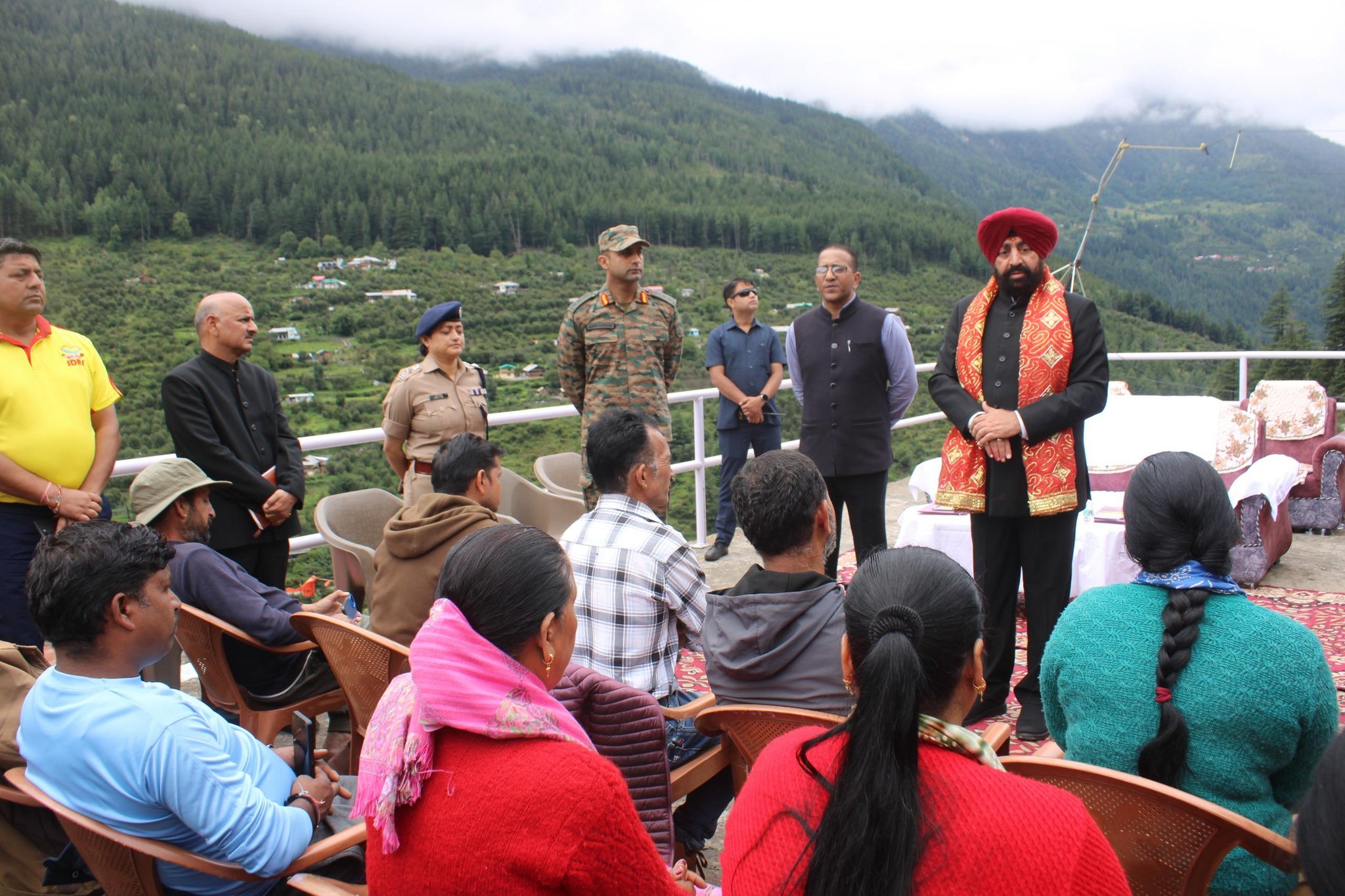 राज्यपाल लेफ्टिनेंट जनरल गुरमीत सिंह ने उत्तरकाशी जिले के आपदाग्रस्त क्षेत्रों का दौरा किया