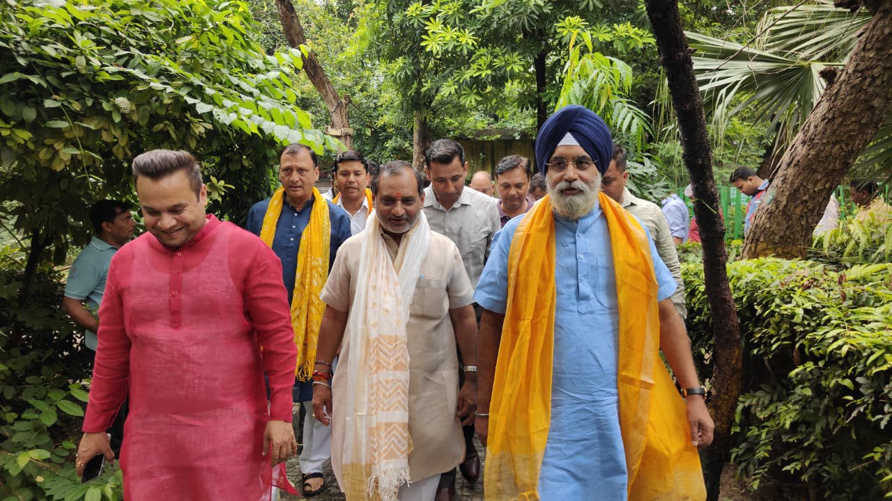 दिल्ली के महापौर राजा इक़बाल सिंह ने  शाहदरा उत्तर ज़ोन के घोंडा क्षेत्र का दौरा किया