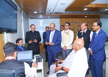 Fiji PM Rabuka explores Aadhaar, DigiLocker during UIDAI visit