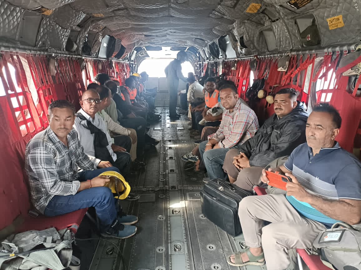 भारतीय वायुसेना ने उत्‍तरी पंजाब और जम्‍मू में बाढ़ के राहत अभियानों में तेजी लाई