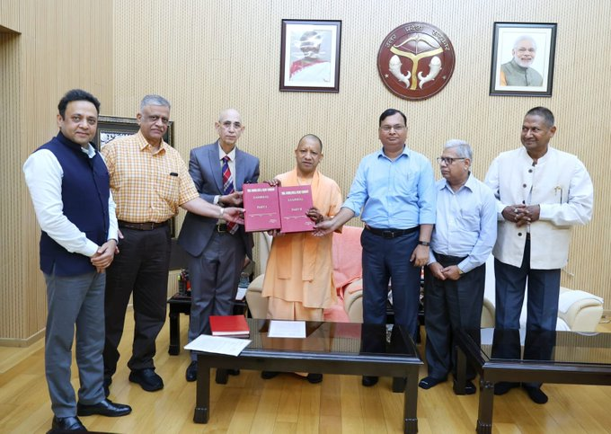 संभल हिंसा की रिपोर्ट मुख्यमंत्री योगी आदित्यनाथ को सौंपी गई