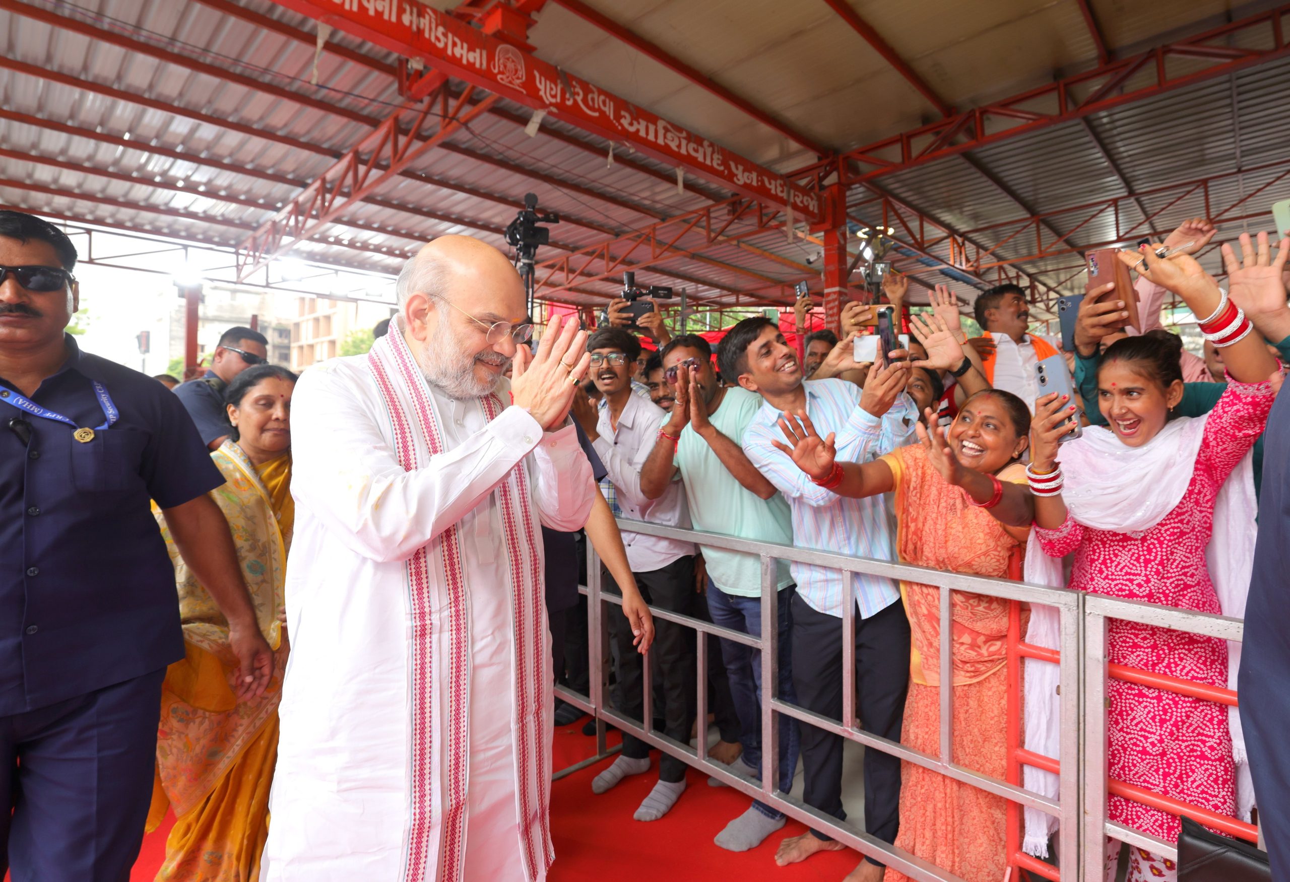 गृह मंत्री अमित शाह अहमदाबाद और गांधी नगर की आधिकारिक यात्रा पर