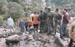 জম্মু-কাশ্মীরের রামবান জেলায় মেঘ ভাঙ্গা বৃষ্টিতে মৃতের সংখ্যা বেড়ে হয়েছে চার, নিখোঁজ একজন