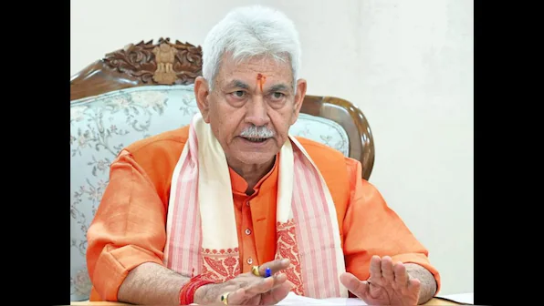 Lieutenant Governor Manoj Sinha reviews rescue and relief operations in Kishtwar Floods