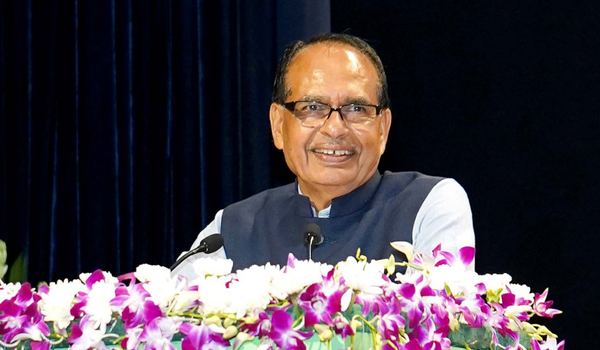 केन्‍द्र आज 30 लाख किसानों को फसल बीमा के दावों की 3,200 करोड़ रूपए की राशि वितरित करेगा