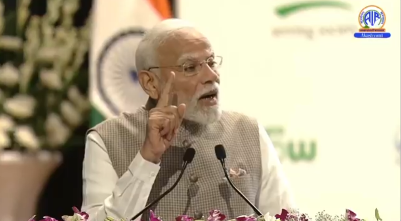 प्रधानमंत्री नरेन्‍द्र मोदी ने कहा-किसानों का कल्‍याण उनकी सरकार की सर्वोच्‍च प्राथमिकता; किसानों की आय बढाने के संकल्‍प की पुष्टि की