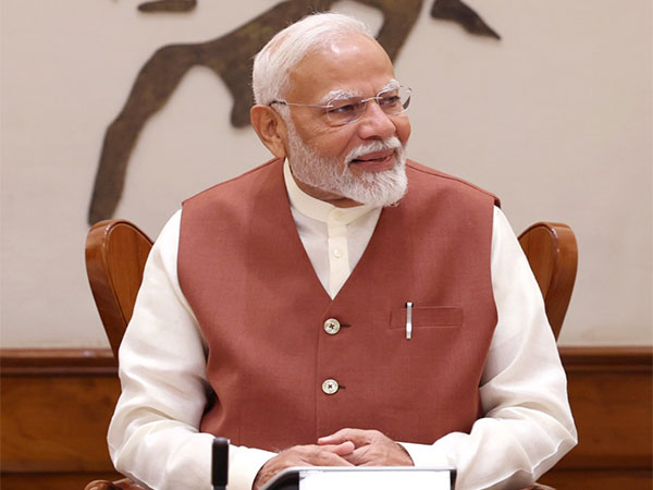 প্রধানমন্ত্রী নরেন্দ্র মোদী আজ নতুন দিল্লিতে প্রায় ১১ হাজার কোটি টাকা মূল্যের দুটি প্রধান জাতীয় মহাসড়ক প্রকল্পের উদ্বোধন করবেন।