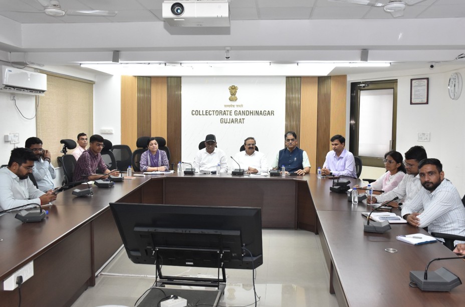 રાજ્યમાં સ્વાતંત્ર્ય પર્વની ઉજવણી “હર ઘર તિરંગા,  હર ઘર સ્વચ્છતા, સ્વચ્છતા સાથે સ્વતંત્રતાની ઉજવણી”ની થીમ ઉપર કરાશે