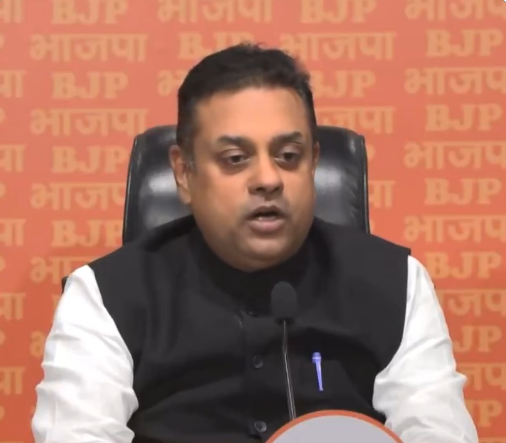 भारतीय जनता पार्टी ने चुनाव कराने में निर्वाचन आयोग की निष्‍ठा पर सवाल उठाने के लिए विपक्ष के नेता राहुल गांधी की आलोचना की