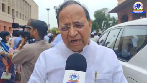 भाजपा सांसद अरुण सिंह ने विपक्षी दलों पर निर्वाचन आयोग की छवि खराब करने का आरोप लगाया