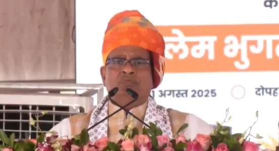 प्रधानमंत्री पीक विमा योजनेच्या ३५ लाखांहून अधिक लाभार्थ्यांना वीम्याच्या दाव्याचं वाटप