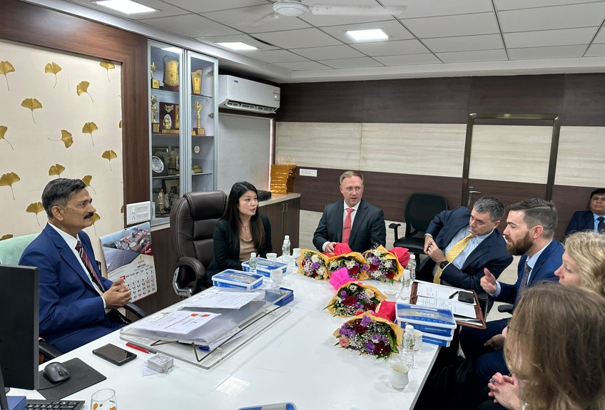 અમેરિકાના પ્રતિનિધિ મંડળે ગાંધીનગરમાં ખોરાક અને ઔષધ નિયમન તંત્ર કચેરીની મુલાકાત લીધી