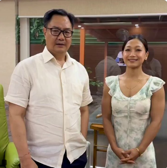 Union Minister Kiren Rijiju congratulated Hillang Yajik