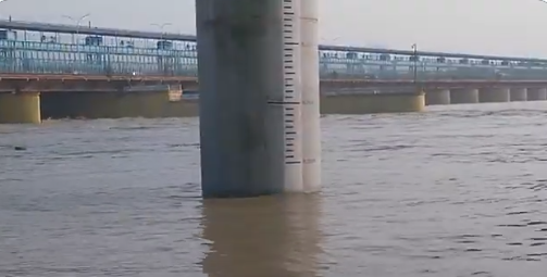 दिल्ली में यमुना का जलस्तर खतरे के निशान से ऊपर, 205.78 मीटर तक पहुँचा