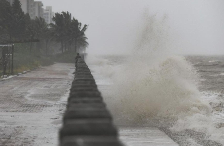 Typhoon Kajiki approaching towards southern coast of China’s Hainan Island