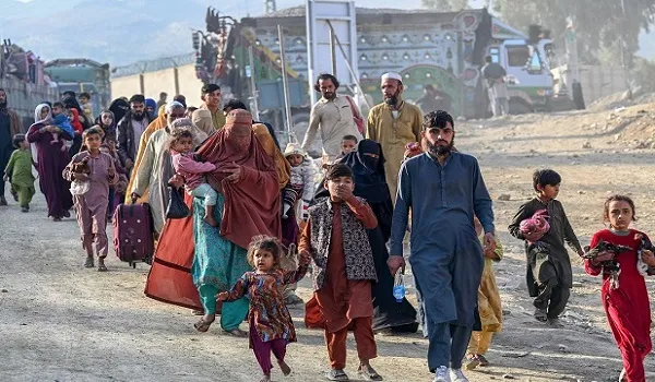 पाकिस्तान: उत्तर-पश्चिमी प्रांत ख़ैबर पख़्तूनख्वा में रह रहे अफगान नागरिकों को तुरंत देश छोड़ने के निर्देश दिए गए