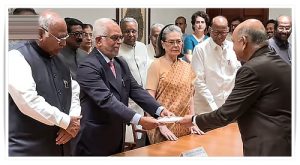 উপ-ৰাষ্ট্ৰপতি পদৰ প্ৰাৰ্থী তথা সৰ্বোচ্চ ন্যায়ালয়ৰ প্ৰাক্তন ন্যায়াধীশ বি সুদৰ্শন ৰেড্ডীৰ সংসদ ভৱনত মনোনয়ন পত্ৰ দাখিল