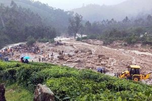 उत्तराखंड के उत्तरकाशी ज़िले में भारी बारिश के कारण खीरगंगा में आई बाढ़ से धराली बाज़ार पूरी तरह तबाह हो गया है