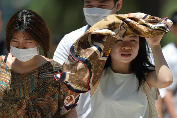 Japan swelters under extreme heat; heatstroke alerts issued in 37 prefectures